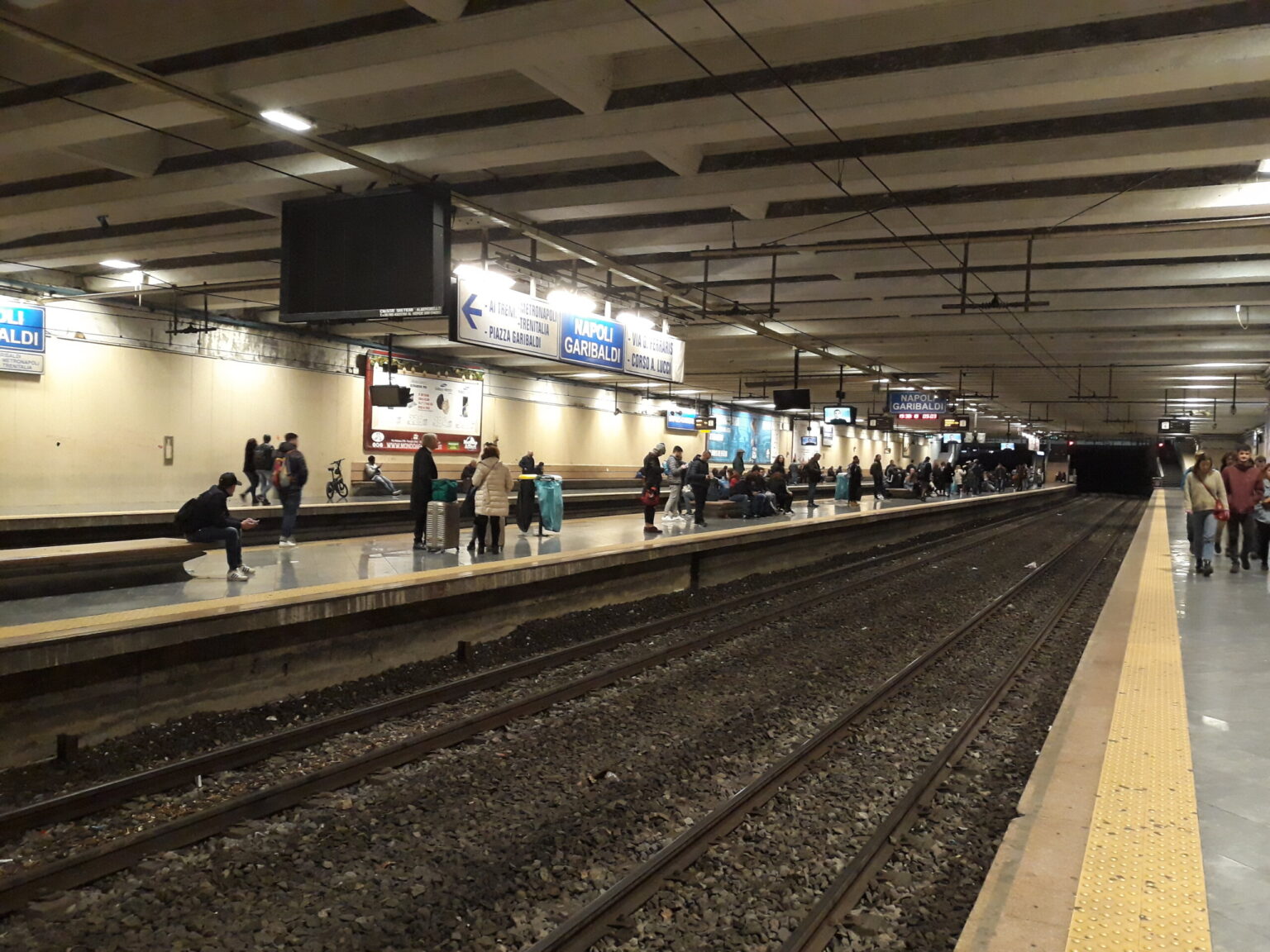 La stazione della Circumvesuviana a Napoli Garibaldi, punto di partenza per Ercolano