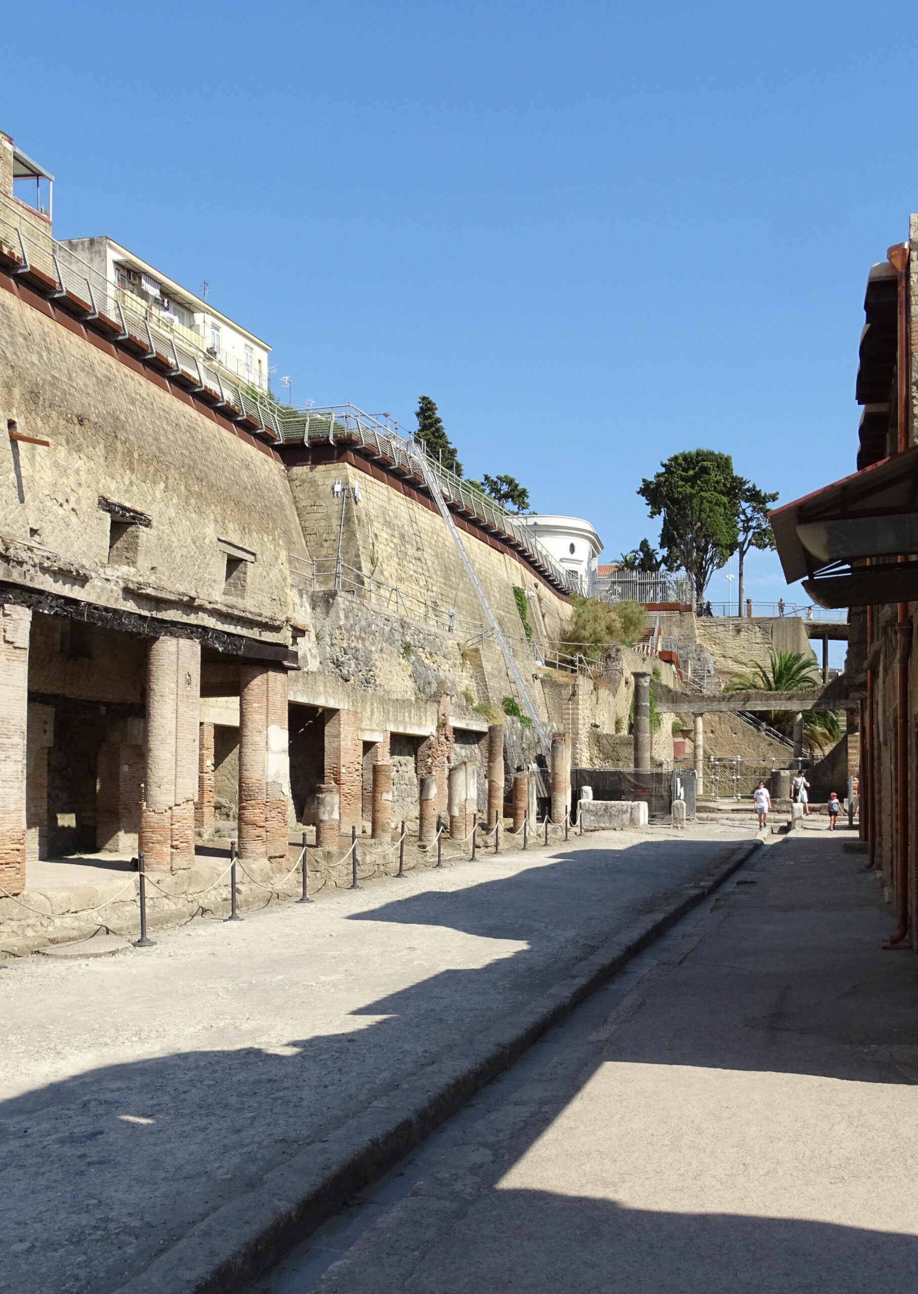 Il reticolo stradale (decumano) degli Scavi di Ercolano